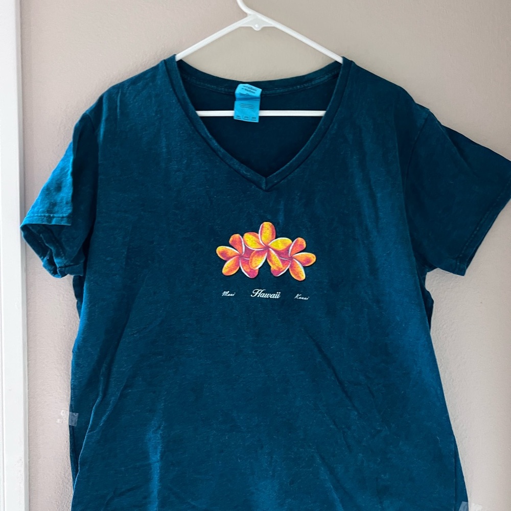 Comfy Hawaiian shirt- never worn